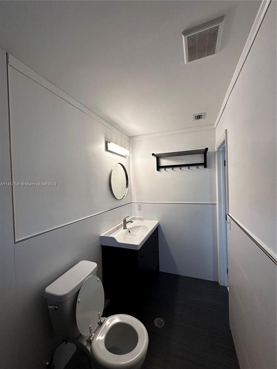 Недавно продано: $692,000 (4 спален, 3 ванн, 1662 Квадратных фут)