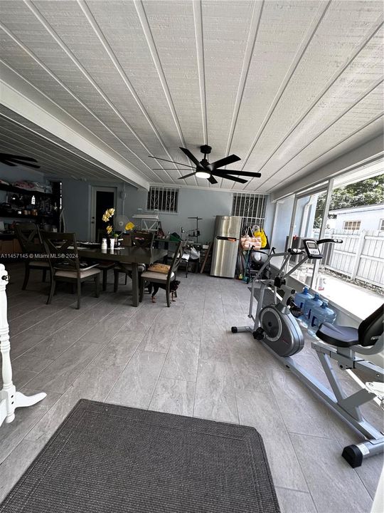 Недавно продано: $692,000 (4 спален, 3 ванн, 1662 Квадратных фут)