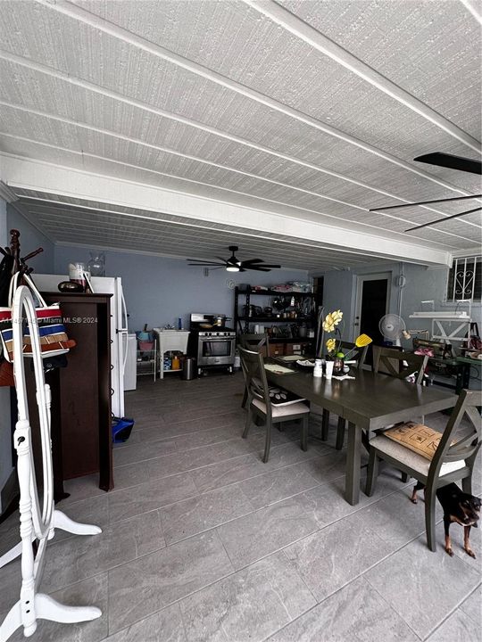 Недавно продано: $692,000 (4 спален, 3 ванн, 1662 Квадратных фут)