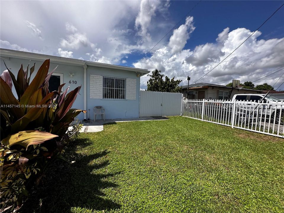 Недавно продано: $692,000 (4 спален, 3 ванн, 1662 Квадратных фут)