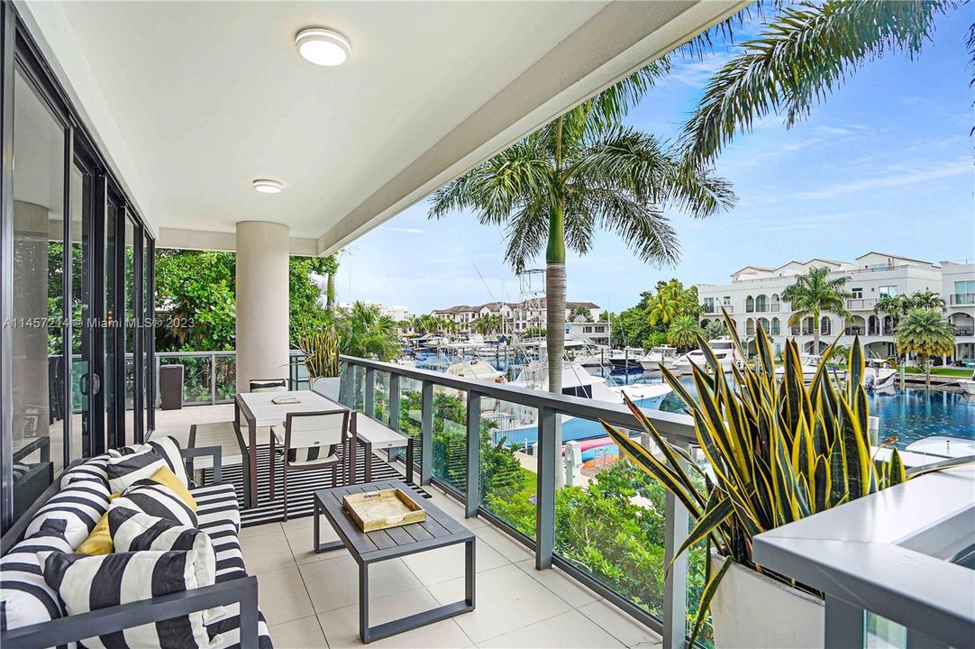 Huge wraparound terrace