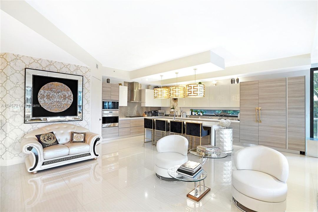 Недавно продано: $2,775,000 (3 спален, 3 ванн, 2904 Квадратных фут)