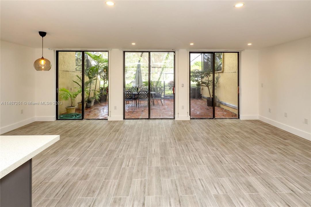 Recently Rented: $4,400 (3 beds, 2 baths, 1712 Square Feet)