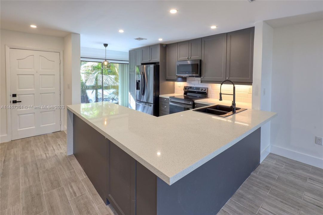 Recently Rented: $4,400 (3 beds, 2 baths, 1712 Square Feet)