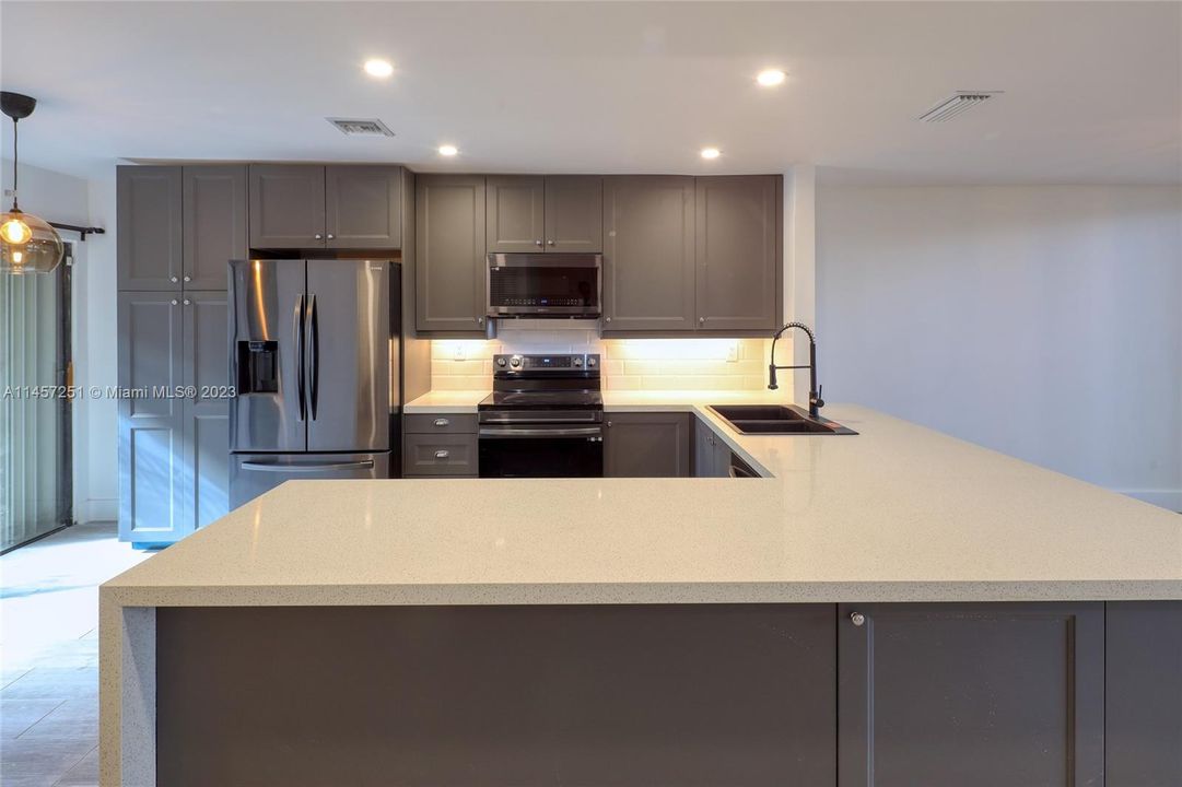 Recently Rented: $4,400 (3 beds, 2 baths, 1712 Square Feet)