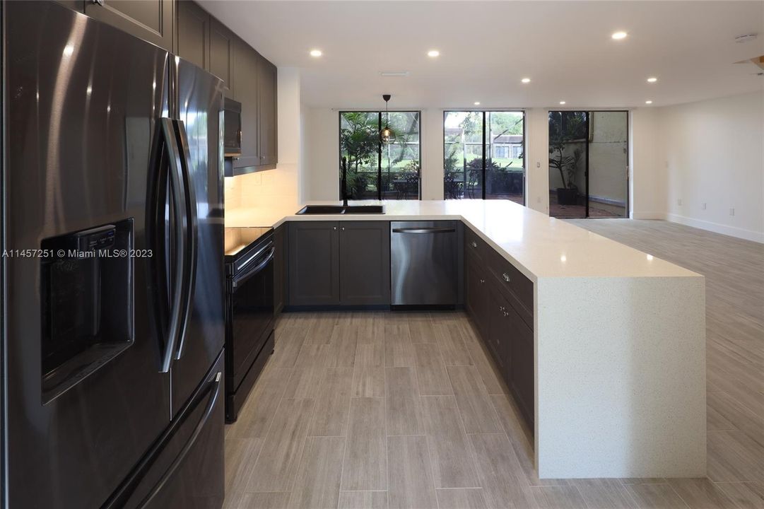 Recently Rented: $4,400 (3 beds, 2 baths, 1712 Square Feet)