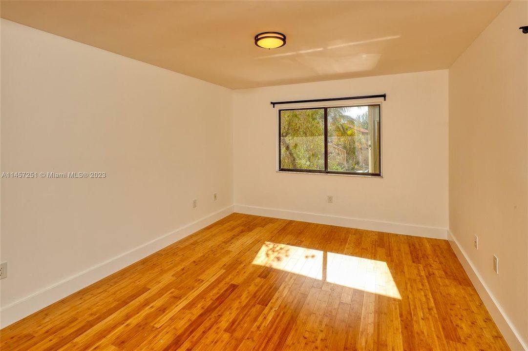 Recently Rented: $4,400 (3 beds, 2 baths, 1712 Square Feet)