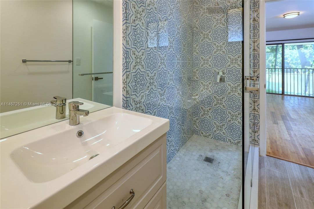 Recently Rented: $4,400 (3 beds, 2 baths, 1712 Square Feet)