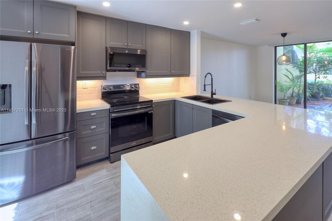 Recently Rented: $4,400 (3 beds, 2 baths, 1712 Square Feet)