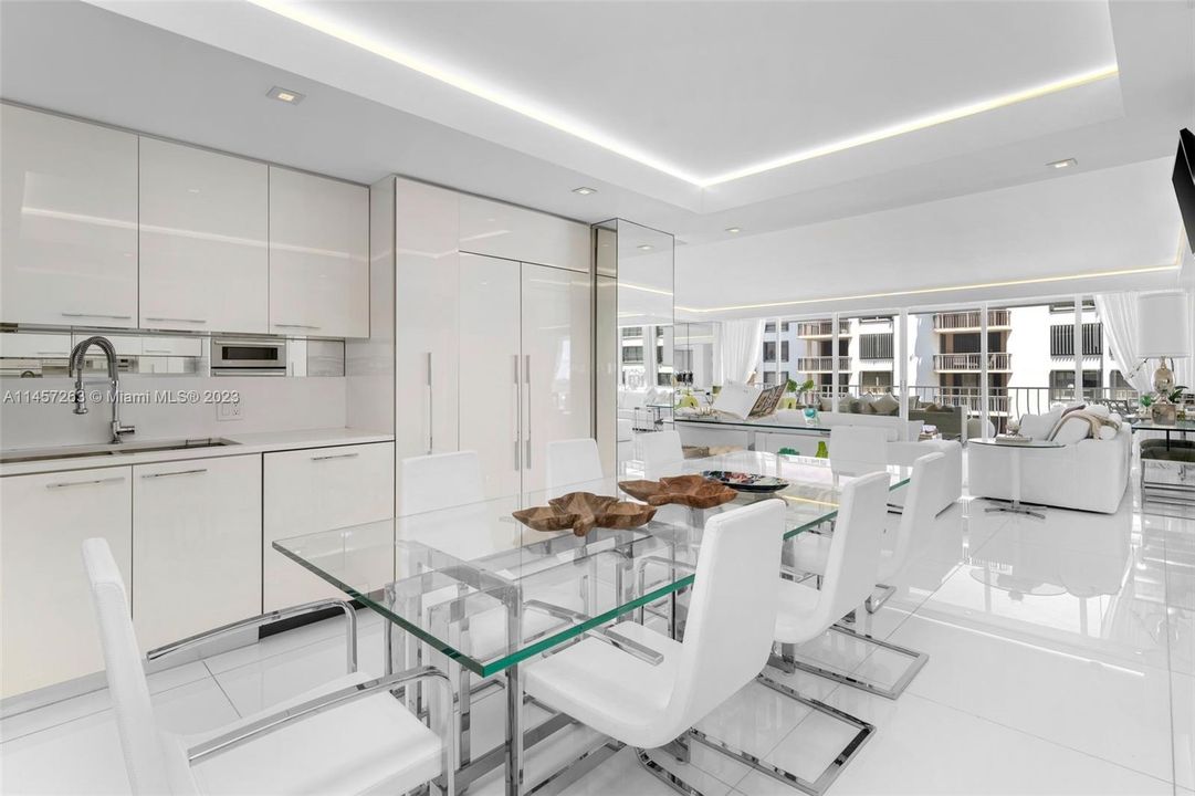 Vendido Recientemente: $2,580,000 (3 camas, 3 baños, 2540 Pies cuadrados)