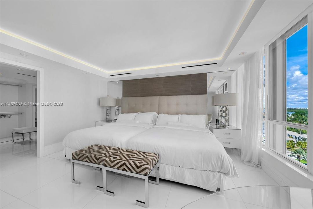 Vendido Recientemente: $2,580,000 (3 camas, 3 baños, 2540 Pies cuadrados)