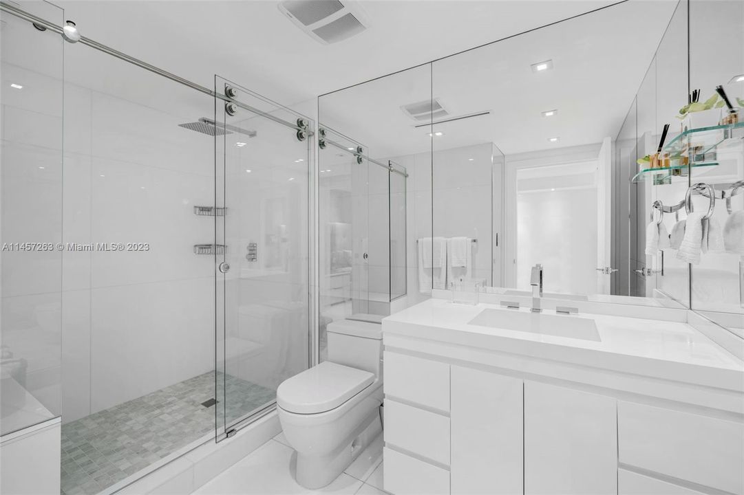 Vendido Recientemente: $2,580,000 (3 camas, 3 baños, 2540 Pies cuadrados)