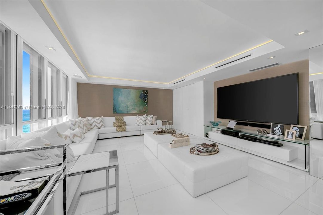 Vendido Recientemente: $2,580,000 (3 camas, 3 baños, 2540 Pies cuadrados)