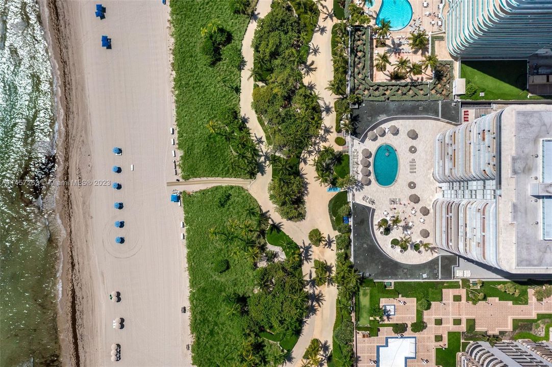 Vendido Recientemente: $2,580,000 (3 camas, 3 baños, 2540 Pies cuadrados)