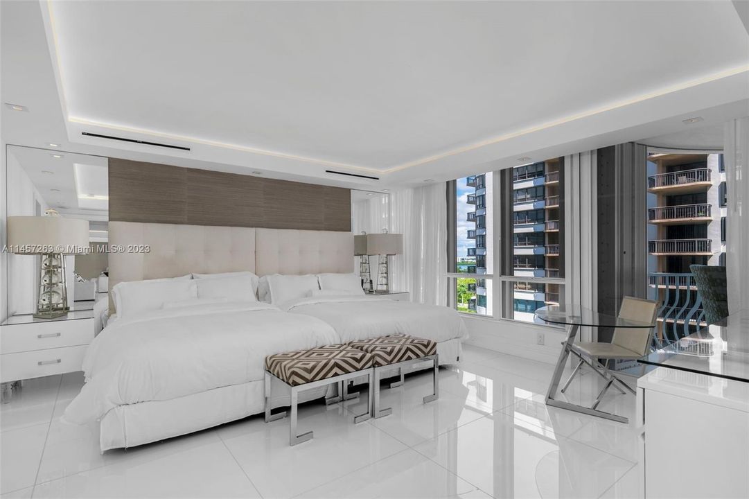 Vendido Recientemente: $2,580,000 (3 camas, 3 baños, 2540 Pies cuadrados)