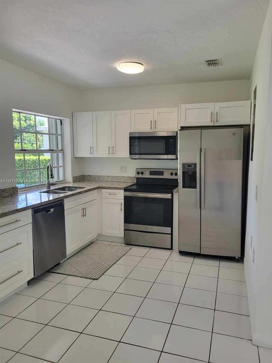 Recently Rented: $2,600 (2 beds, 1 baths, 1480 Square Feet)