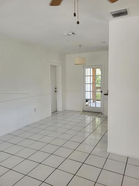 Recently Rented: $2,600 (2 beds, 1 baths, 1480 Square Feet)