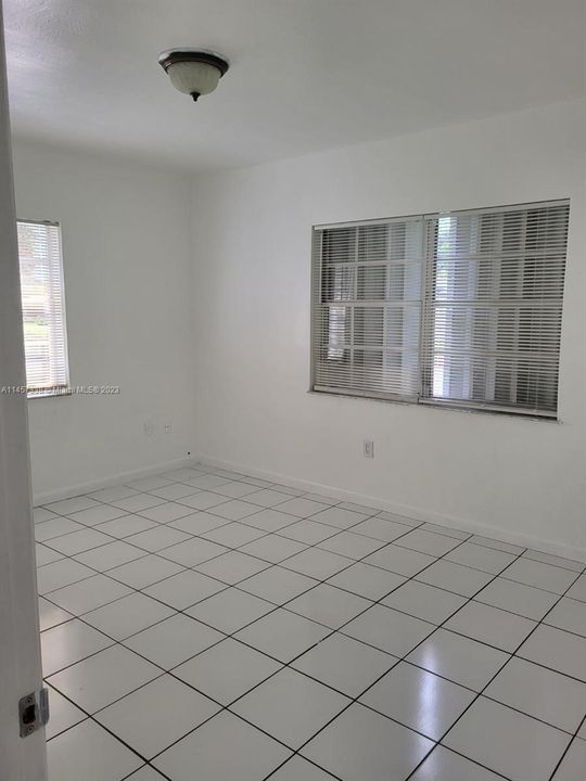 Recently Rented: $2,600 (2 beds, 1 baths, 1480 Square Feet)