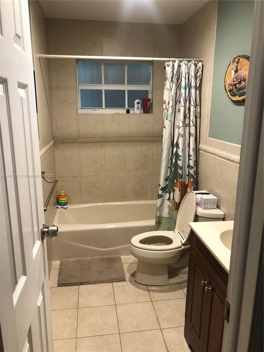 最近售出: $659,000 (3 贝兹, 2 浴室, 1543 平方英尺)