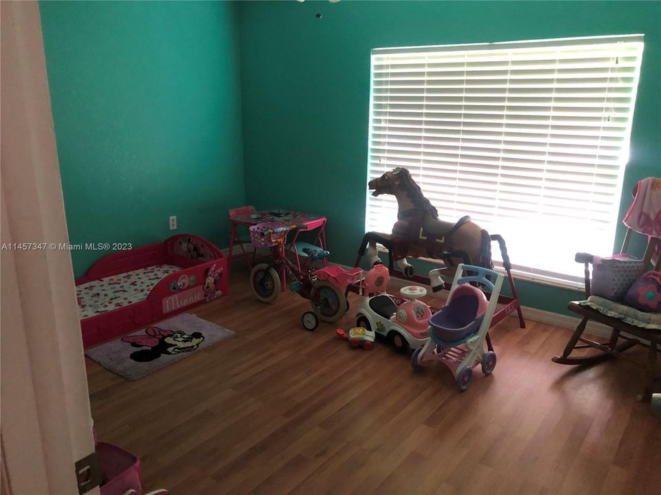 最近售出: $659,000 (3 贝兹, 2 浴室, 1543 平方英尺)