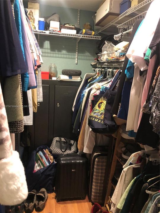 最近售出: $659,000 (3 贝兹, 2 浴室, 1543 平方英尺)