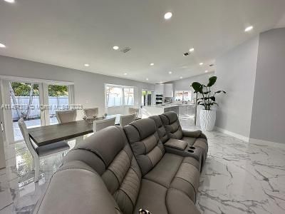 Recently Rented: $4,500 (3 beds, 2 baths, 1652 Square Feet)