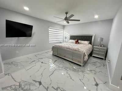 Recently Rented: $4,500 (3 beds, 2 baths, 1652 Square Feet)