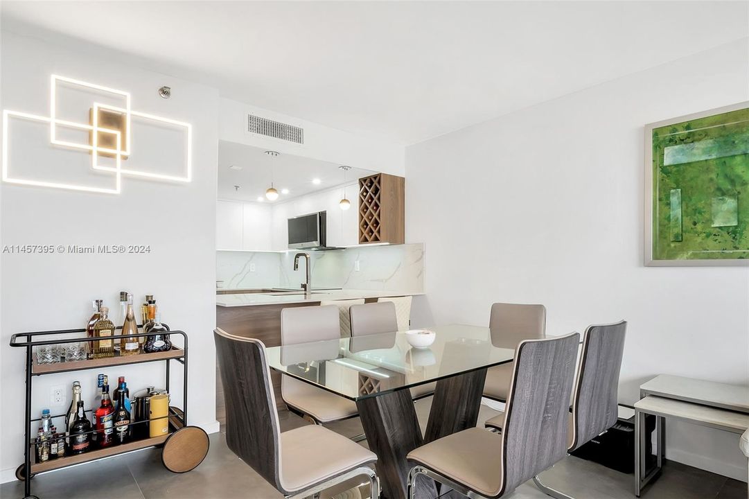 Недавно продано: $429,000 (1 спален, 1 ванн, 753 Квадратных фут)