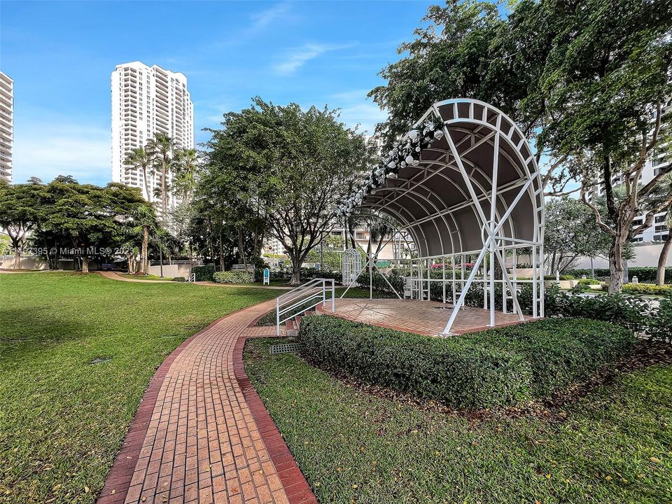 Недавно продано: $429,000 (1 спален, 1 ванн, 753 Квадратных фут)