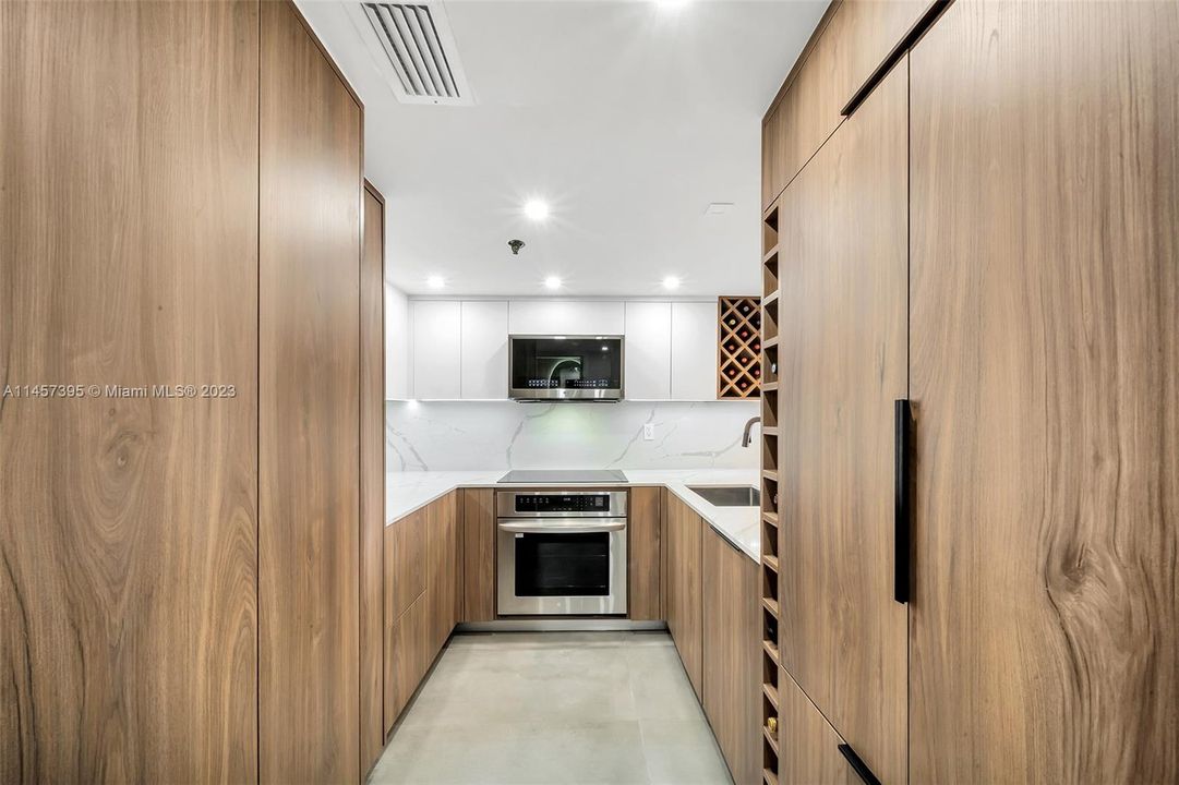 Недавно продано: $429,000 (1 спален, 1 ванн, 753 Квадратных фут)