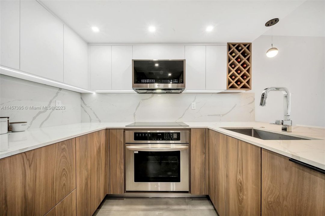 Недавно продано: $429,000 (1 спален, 1 ванн, 753 Квадратных фут)