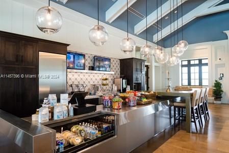 Недавно продано: $774,900 (4 спален, 3 ванн, 2602 Квадратных фут)