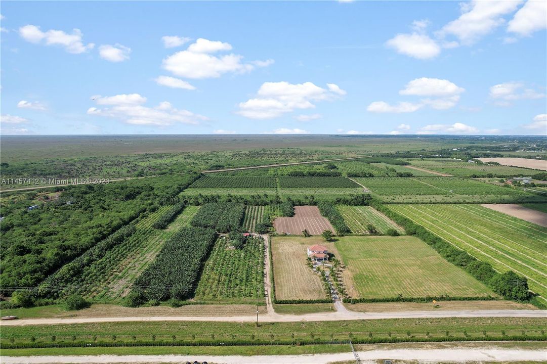 20 ACRE SOUTHERN AERIAL VIEW.