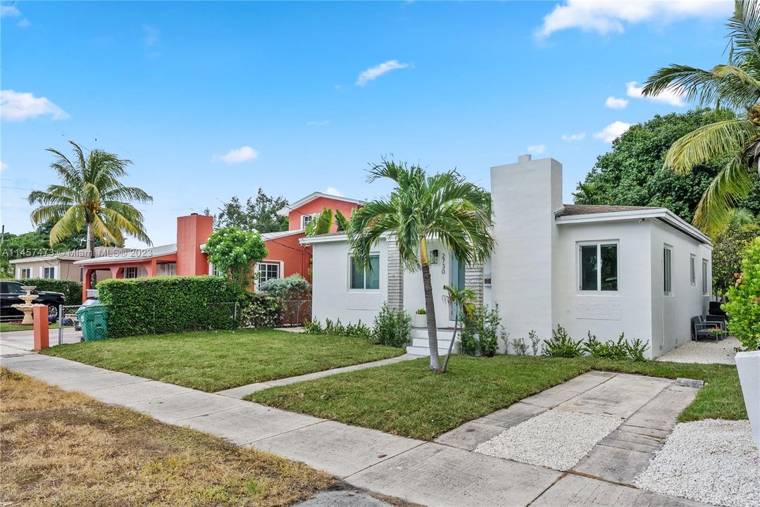 Недавно продано: $749,000 (3 спален, 2 ванн, 1404 Квадратных фут)