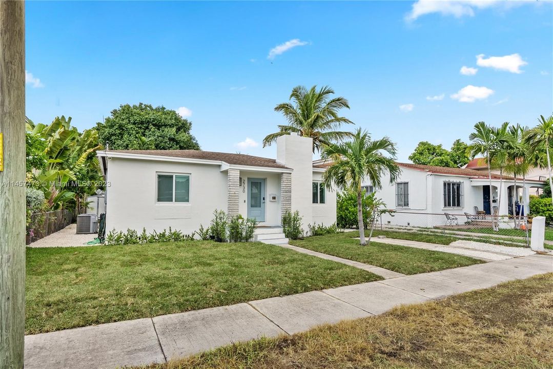 Недавно продано: $749,000 (3 спален, 2 ванн, 1404 Квадратных фут)