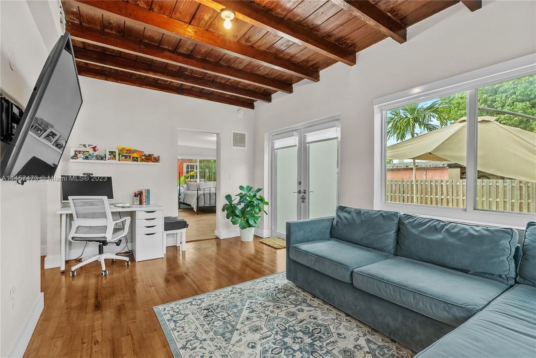 Недавно продано: $749,000 (3 спален, 2 ванн, 1404 Квадратных фут)