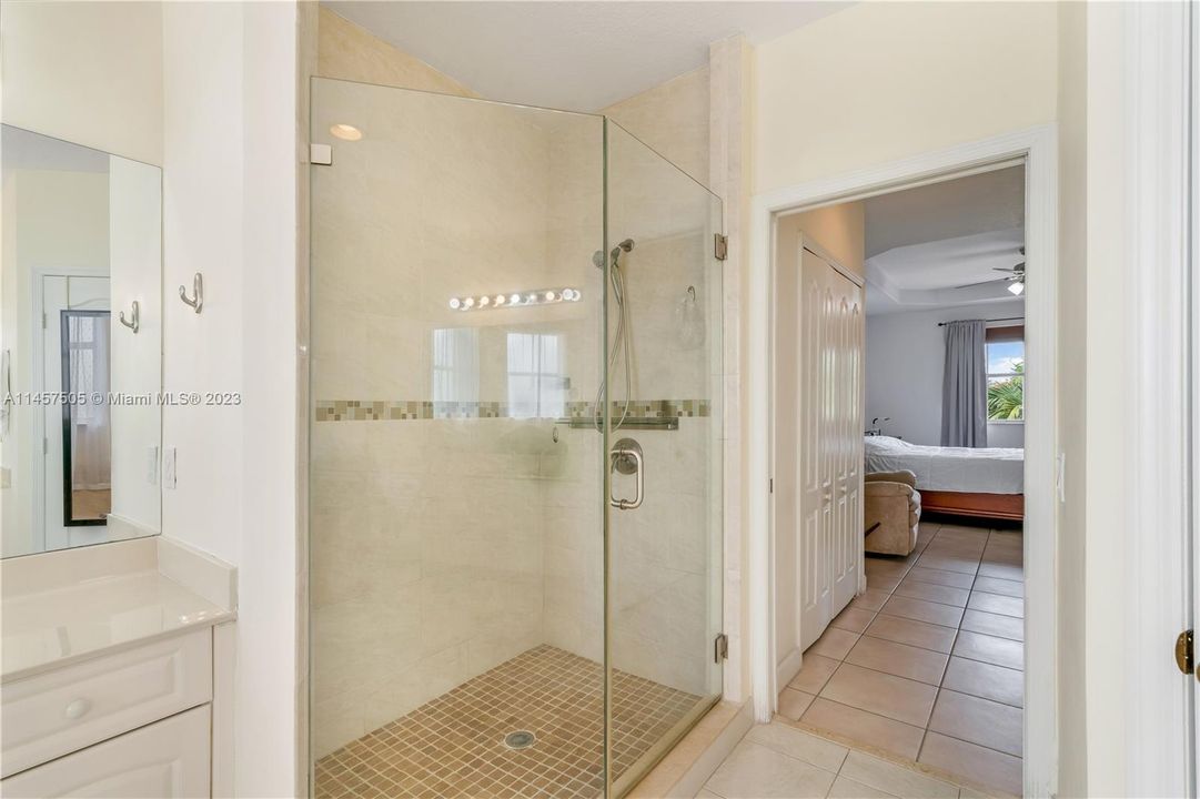 Недавно продано: $750,000 (4 спален, 4 ванн, 2650 Квадратных фут)