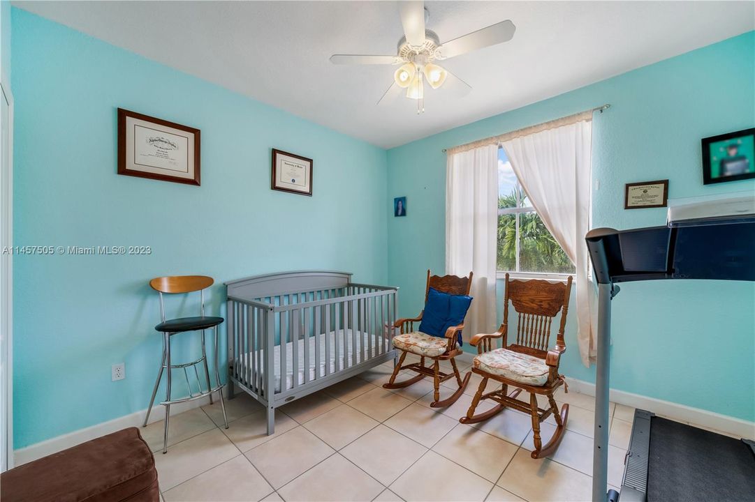 Недавно продано: $750,000 (4 спален, 4 ванн, 2650 Квадратных фут)