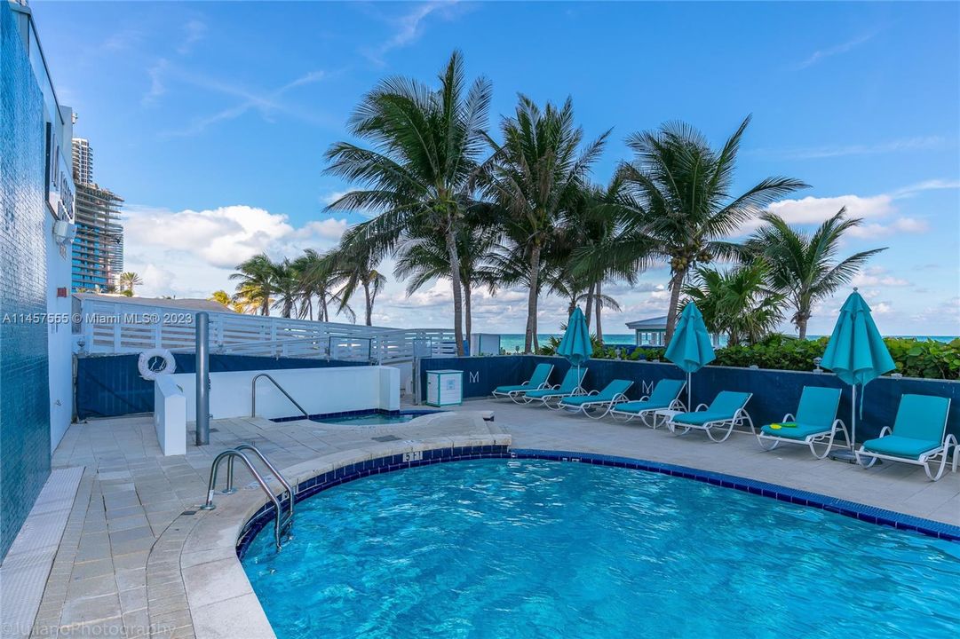Recently Sold: $1,099,000 (2 beds, 3 baths, 1497 Square Feet)