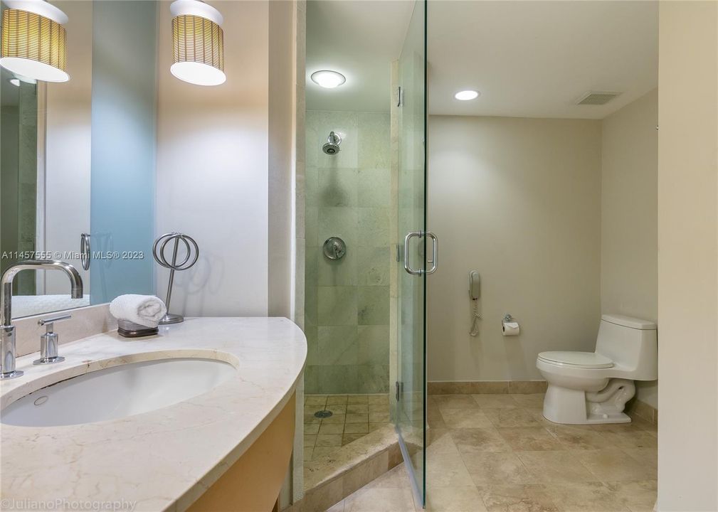 Recently Sold: $1,099,000 (2 beds, 3 baths, 1497 Square Feet)