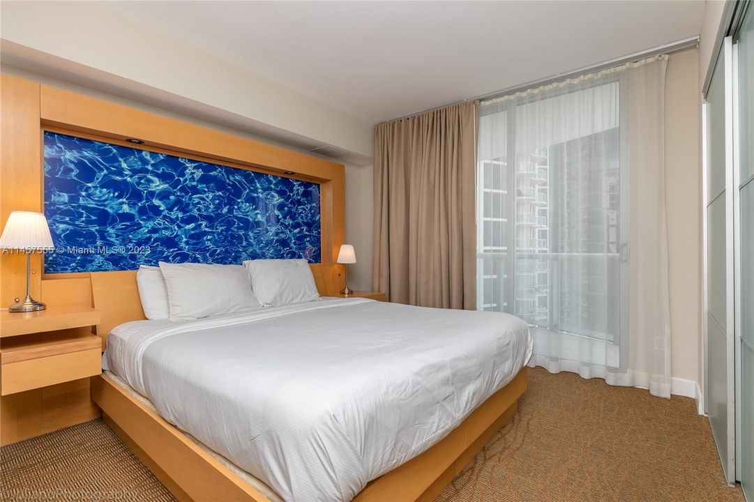 Recently Sold: $1,099,000 (2 beds, 3 baths, 1497 Square Feet)