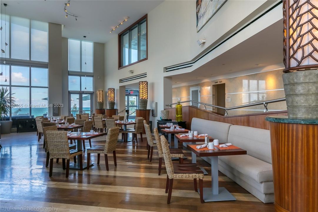 Recently Sold: $1,099,000 (2 beds, 3 baths, 1497 Square Feet)