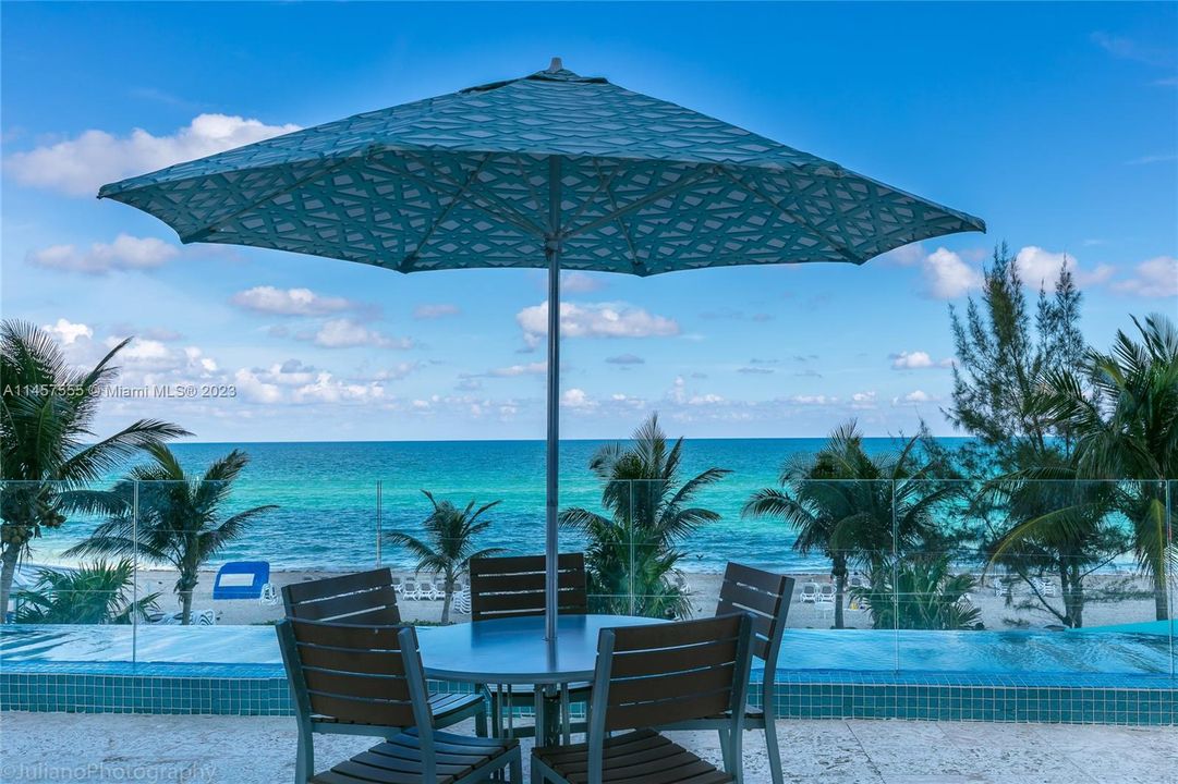 Recently Sold: $1,099,000 (2 beds, 3 baths, 1497 Square Feet)