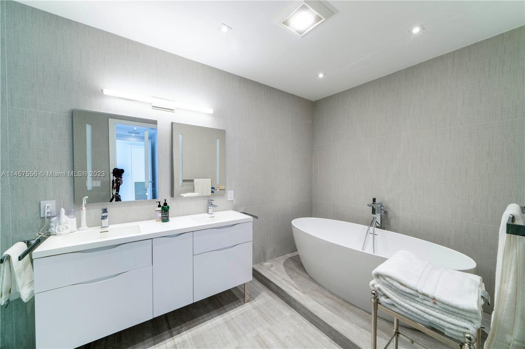 Недавно продано: $1,995,000 (3 спален, 3 ванн, 1862 Квадратных фут)