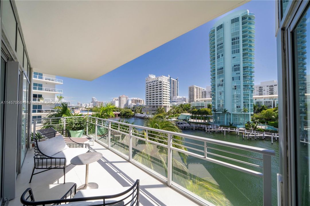 Недавно продано: $1,995,000 (3 спален, 3 ванн, 1862 Квадратных фут)