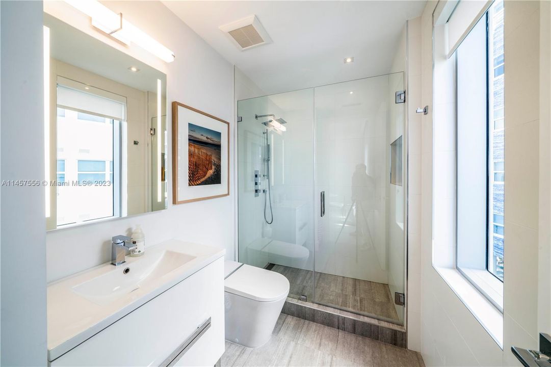 Недавно продано: $1,995,000 (3 спален, 3 ванн, 1862 Квадратных фут)