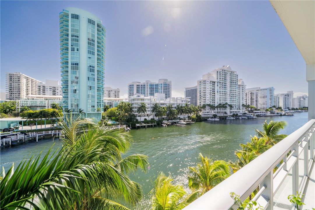 Недавно продано: $1,995,000 (3 спален, 3 ванн, 1862 Квадратных фут)