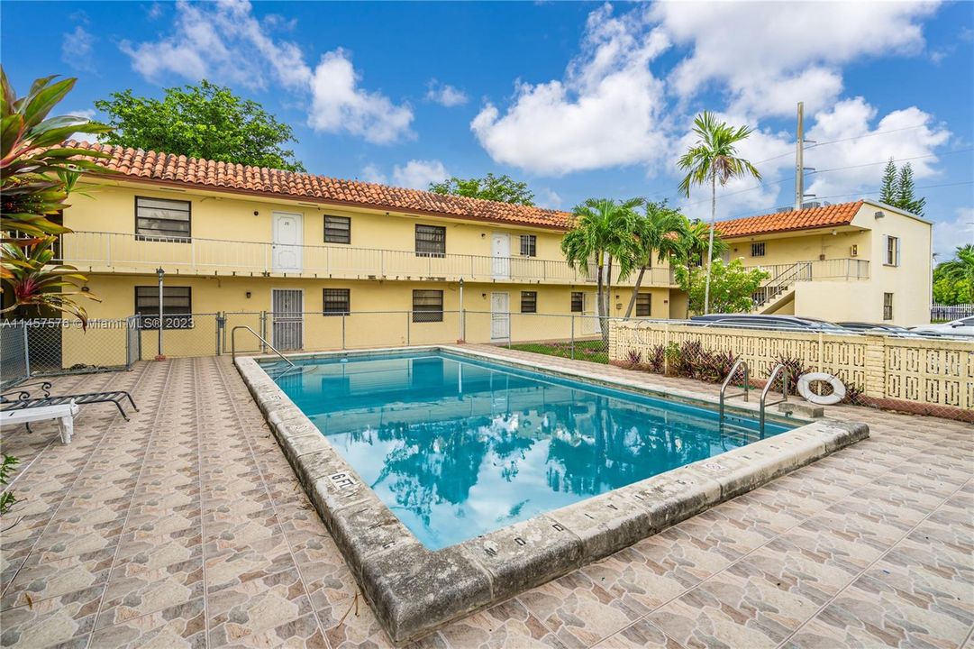 Recently Sold: $278,000 (2 beds, 1 baths, 868 Square Feet)