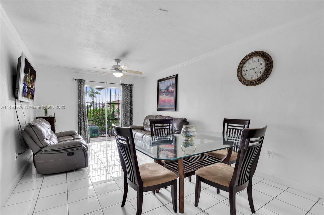 Recently Sold: $278,000 (2 beds, 1 baths, 868 Square Feet)