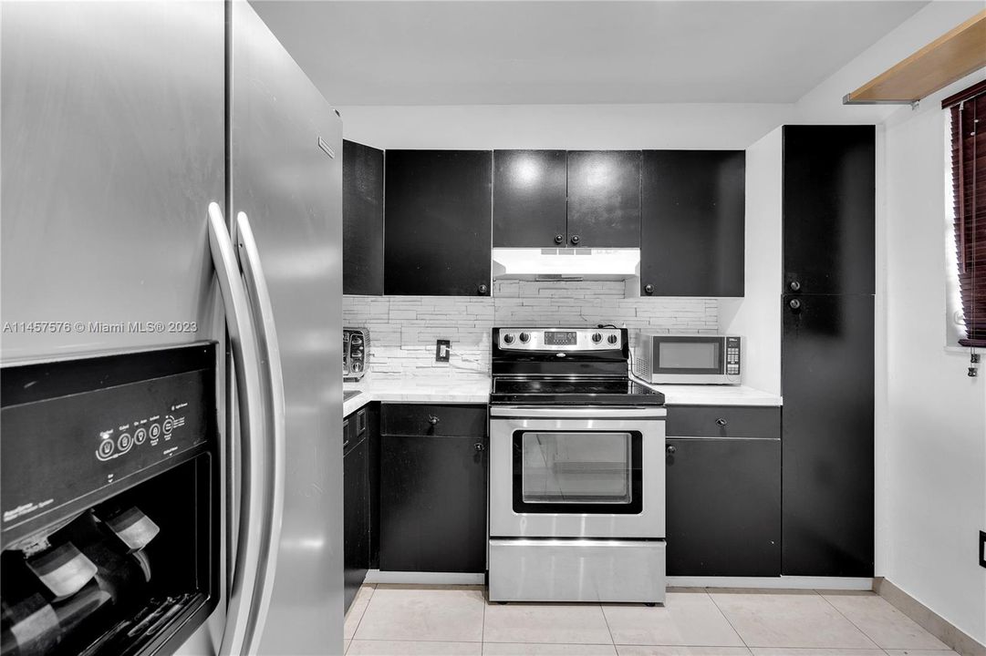 Recently Sold: $278,000 (2 beds, 1 baths, 868 Square Feet)